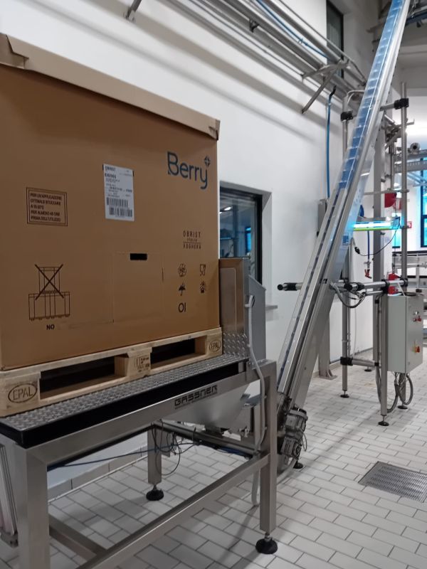 LINEA DI IMBOTTIGLIAMENTO USATA PER BOTTIGLIE PET COMPLETA-5